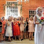 Бросание букета