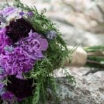 Фиолетовый свадебный букет невесты