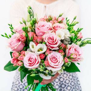 из каких цветов составить розовый букет невесты