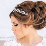 How to choose a wedding hairstyle for a bride