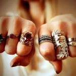 Кольца на руках