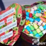 Коробочка с купюрами в виде конфет