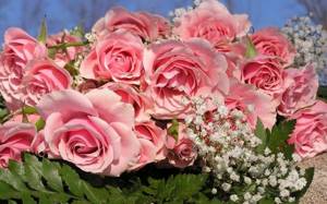 Муж может подарить на первый юбилей свадьбы что угодно, главное, чтобы он про розы не забыл.