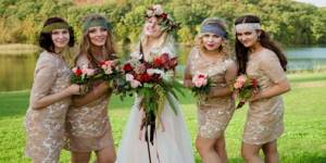 Подружки невесты в ярких платьицах