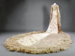 Старинное свадебное платье эпохи Средневековья