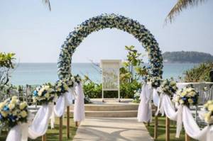 Свадебная арка из цветов - Цветочный декор на свадьбу