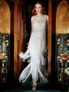 Свадебное платье с бахромой