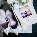 свадебные туфли с цветами, фотограф ОЛЬГА ГОЛОВИЗИНА