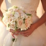 Свадебный букет невесты из фрезий