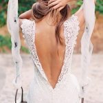 Свадебный наряд с открытой спиной