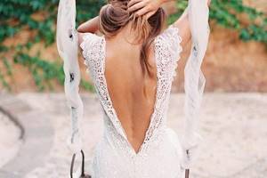 Свадебный наряд с открытой спиной